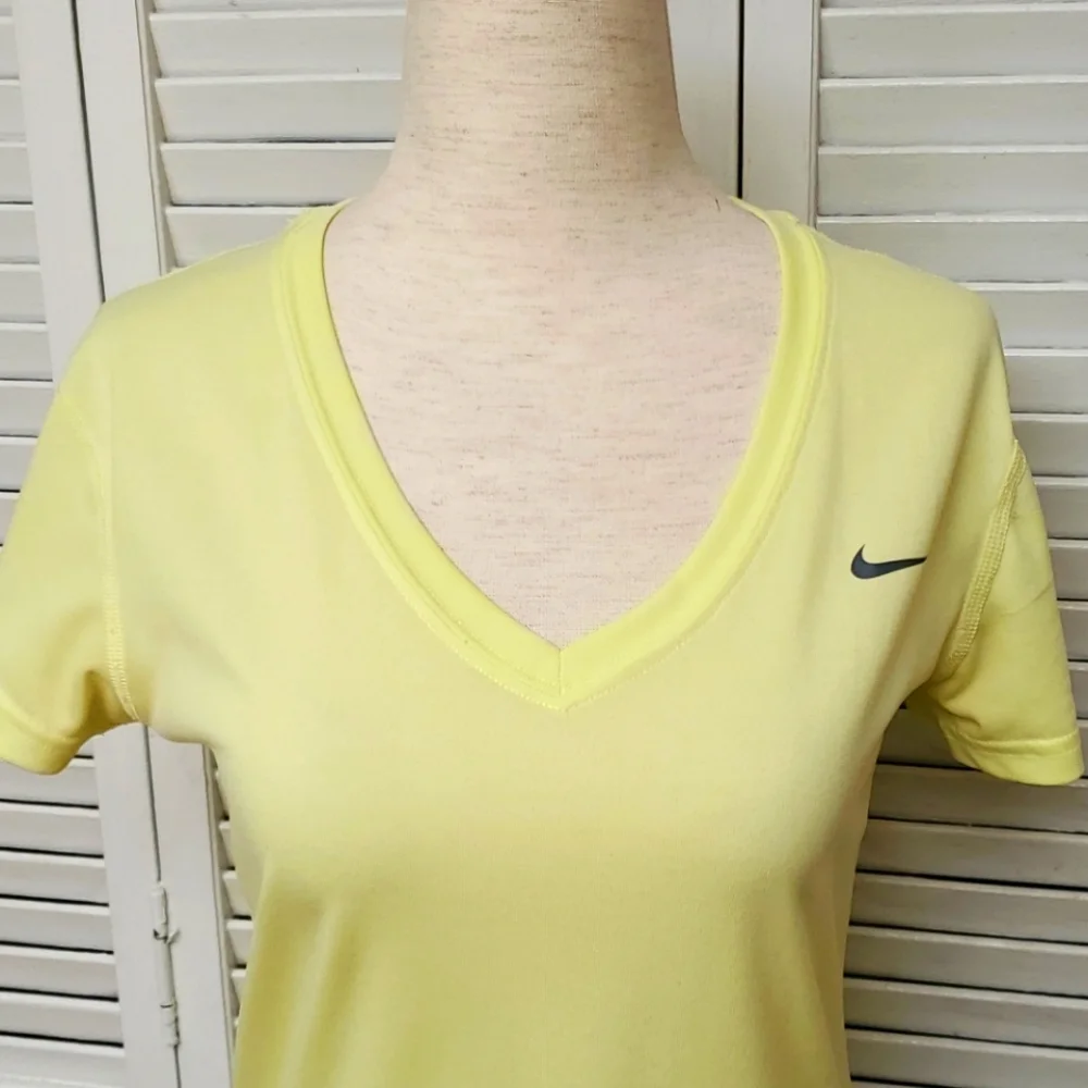 Nike Dri Fit Size S Running Shirt